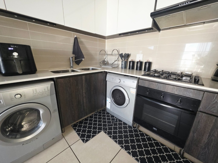 To Let 1 Bedroom Property for Rent in Parklands Western Cape